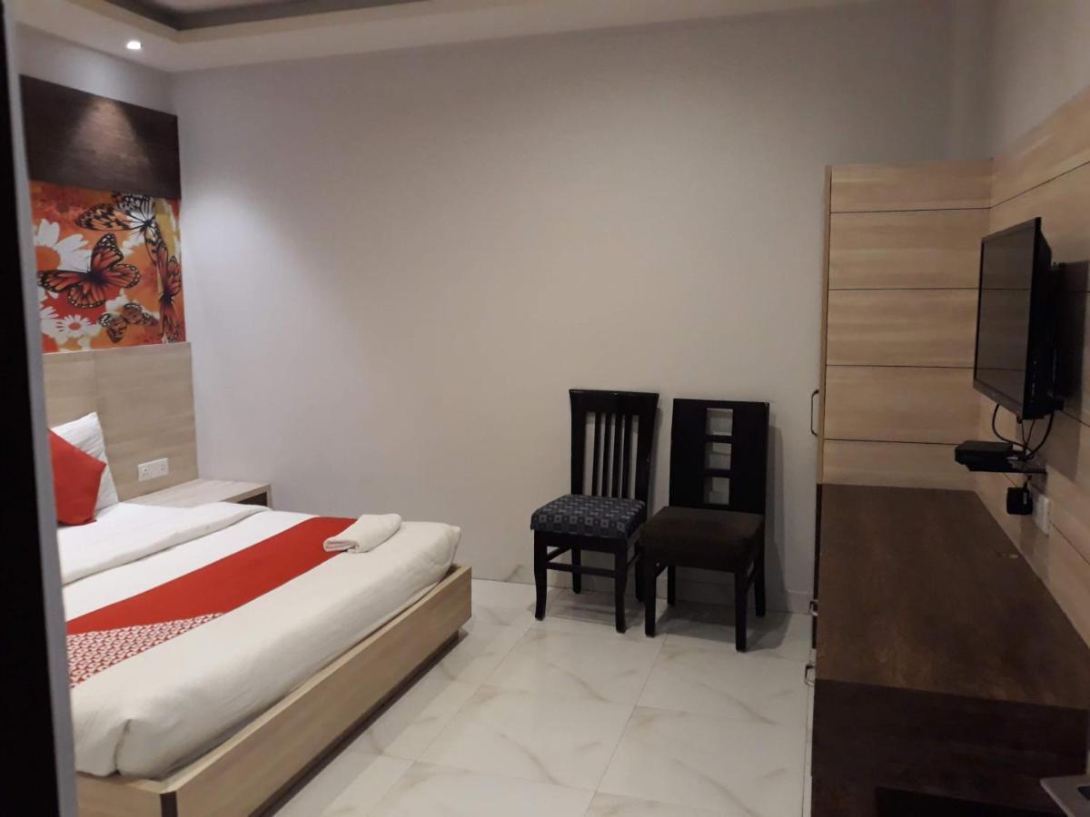 Hotel Megha Inn Lakhnau Kültér fotó
