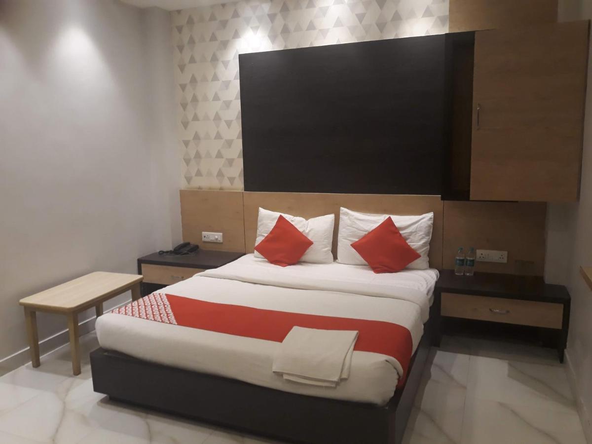 Hotel Megha Inn Lakhnau Kültér fotó