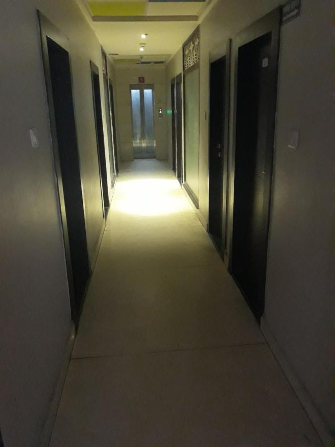 Hotel Megha Inn Lakhnau Kültér fotó