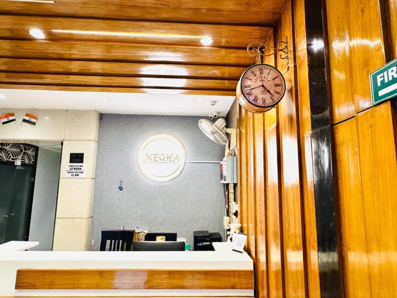 Hotel Megha Inn Lakhnau Kültér fotó
