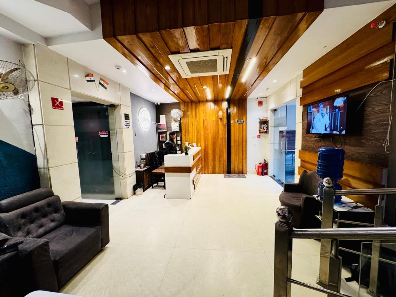 Hotel Megha Inn Lakhnau Kültér fotó