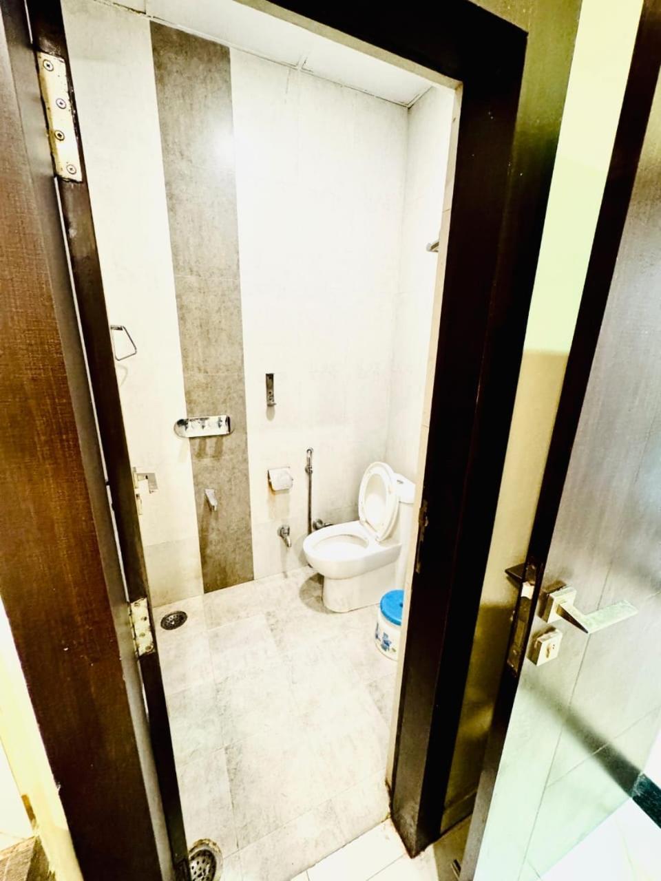 Hotel Megha Inn Lakhnau Kültér fotó
